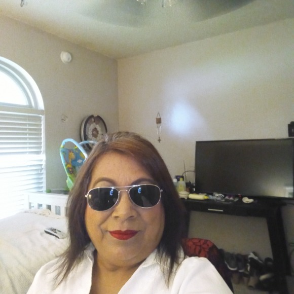 Meet your Posher, Erlinda - Picture 1 of 1